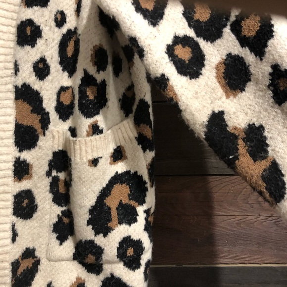 Leopard Cardi - Picture 2 of 2